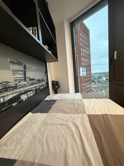 Premium Ensuite on 30th Floor | Urbanest Vauxhall  Main Photo