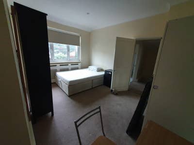 Large Double Room, Hendon Area. Bills included. Main Photo