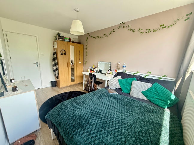 July & August Sublet Notting Hill Main Photo