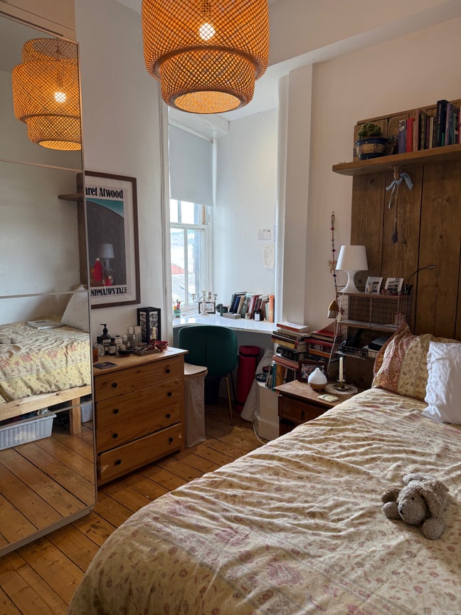 Double Room Available in Leith - 2-Bedroom Flat Main Photo