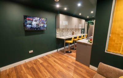 Modern En-suite Room Available in Coventry Main Photo