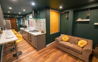 Modern En-suite Room Available in Coventry Main Photo