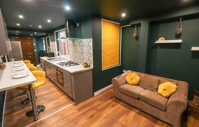 Modern En-suite Room Available in Coventry Main Photo
