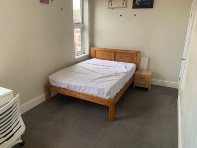 Double room to rent all bills included  Main Photo