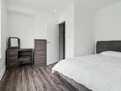 Furnished Double Rooms in Renovated House Main Photo
