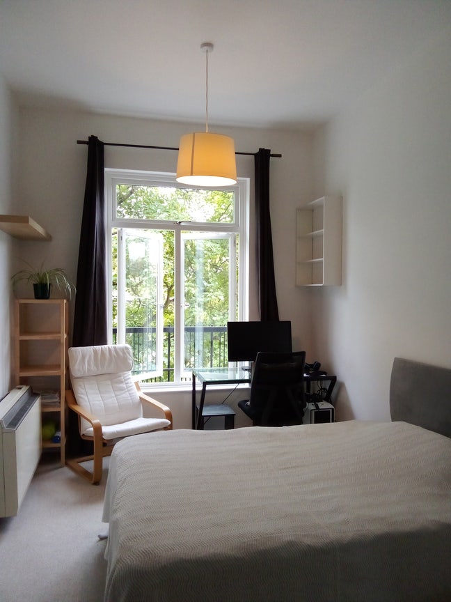 Nice Quiet Bright Clean Ensuite Balcony Gdn View   Main Photo