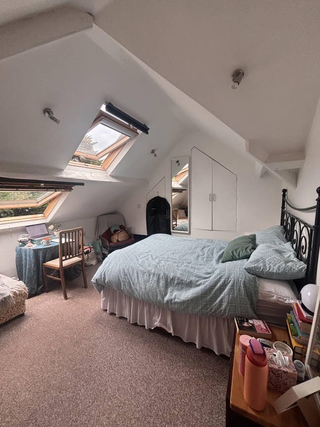 Large double bedroom with views of the Shard! Main Photo