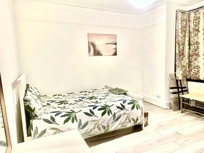 Large double room East Ham Main Photo
