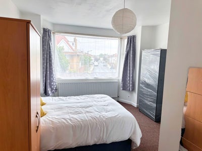 Beautiful Double in Wembley - En suite Main Photo
