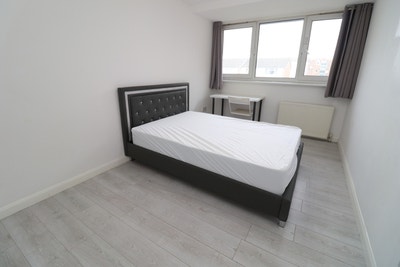 New room in Stratford E15 with garden Main Photo
