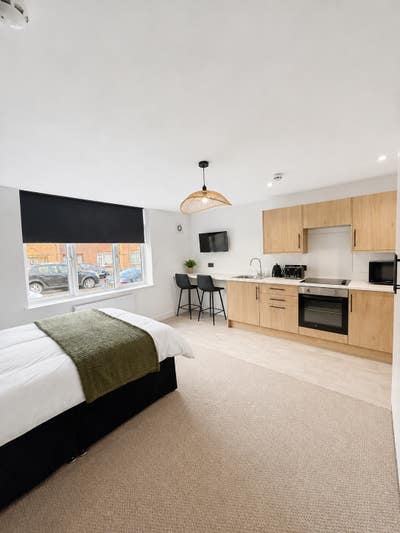 💥 Large Studio Room Available! 💥 Main Photo