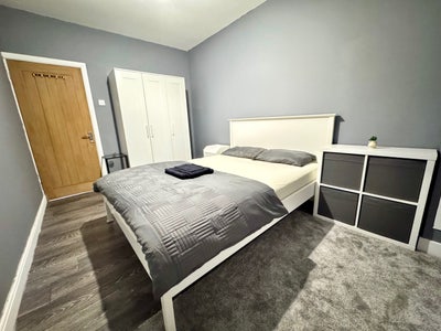 Spacious Double Room in Lovely Shared Flat Main Photo