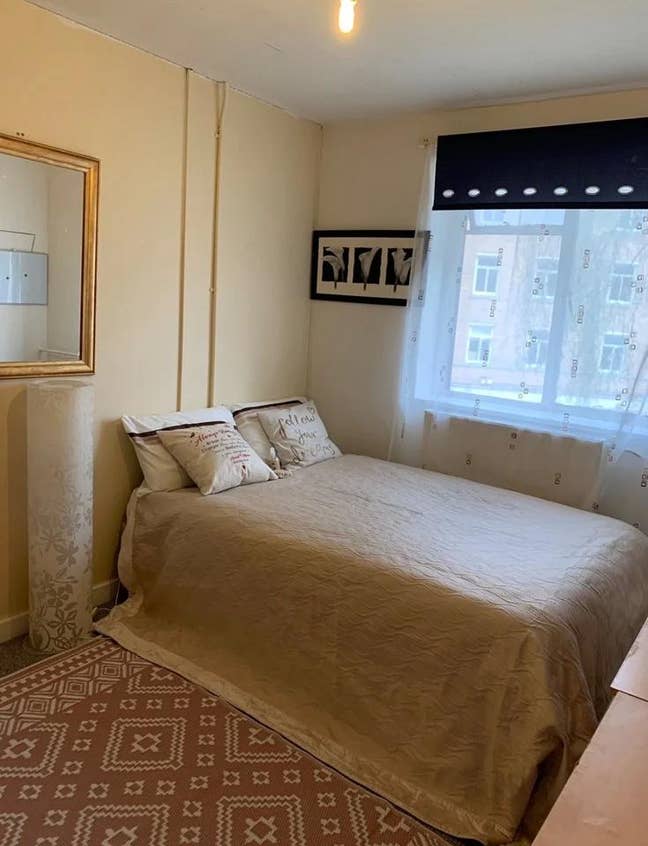 Bedsit Montgomery House-  Main Photo