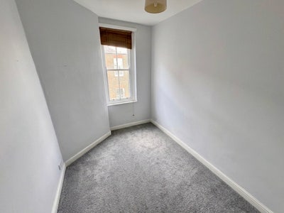 Replacement Tenant Wanted - Barons Court - &pound;855/mo Main Photo