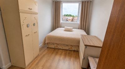 Large Dbl Room In Central Dorking All Bills Incl Main Photo