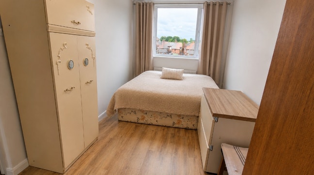 Large Dbl Room In Central Dorking All Bills Incl Main Photo