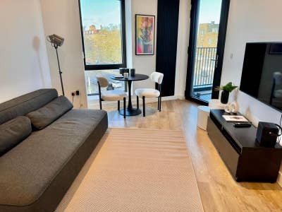Flat fully furnished amazing transport links Main Photo