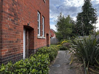 2-bed flat share in St John's, Worcester Main Photo