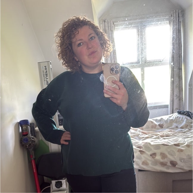 Professional Female seeks a double room Main Photo