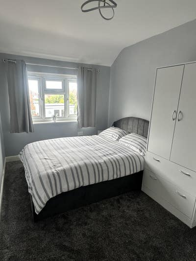 Double Room Available in Friendly Home! Main Photo