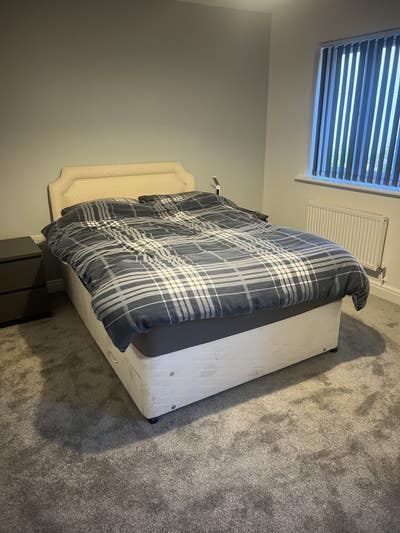 Double room with en suite  Main Photo