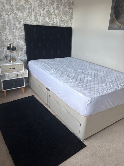 Room available Main Photo
