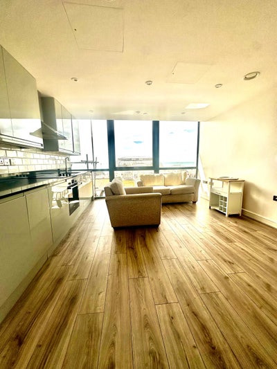 Stunning Sea Front Flat  Main Photo