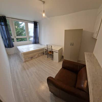 Double room near Queen Mary Uni !!! Main Photo