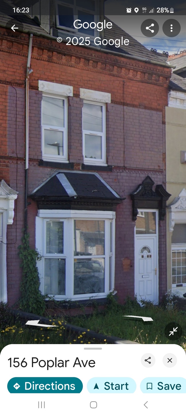 Room available in friendly shared house Main Photo
