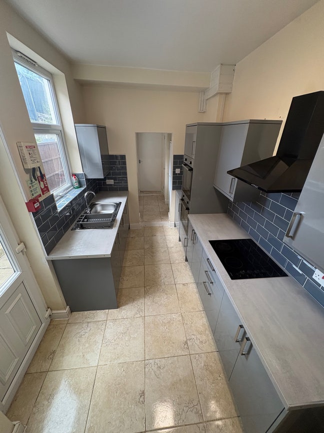 En-suite near train station (B30) Main Photo