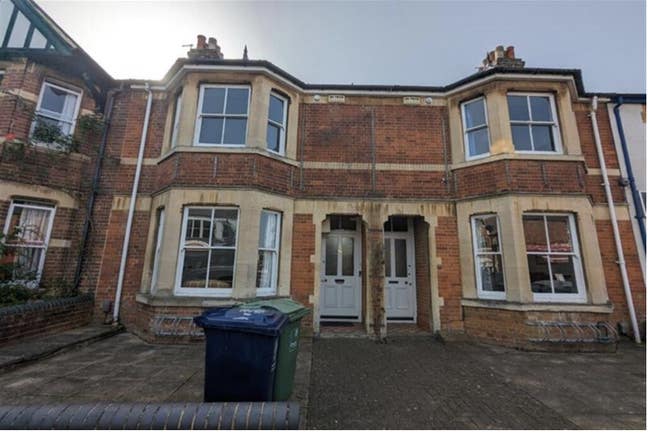 Spacious house, 5 bed, 3 bath. Main Photo