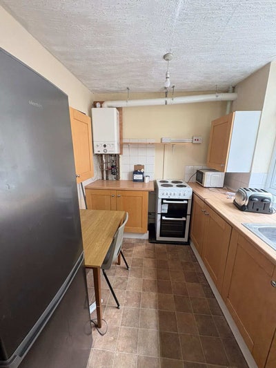 2 Beds in Female 4 Bed Flat ☀️ Main Photo