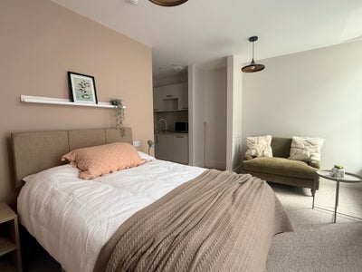 🌟 Luxury Suites - Central Newport Main Photo