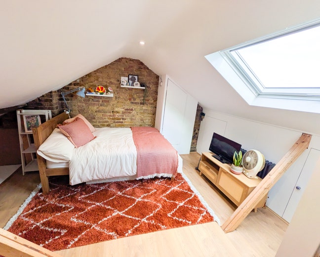 Cosy double loft room | Bills included | Cute dog Main Photo