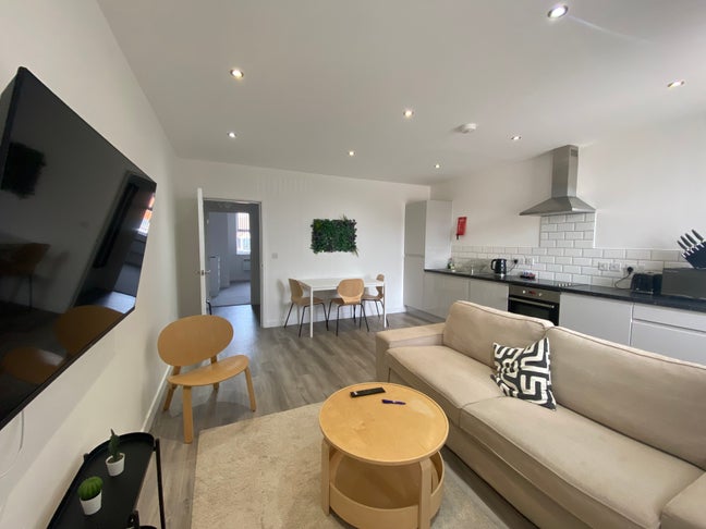 Stunning 1 Bedroom Apartment Available Now Main Photo