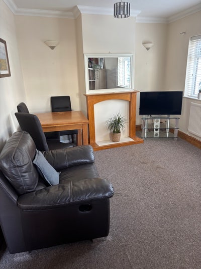 Double bedroom with own bathroom Main Photo