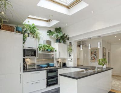Relaxed Home - Amazing Double Bedroom! Main Photo