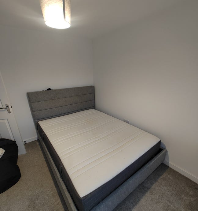Room With Double Bed + Sole Bathroom Use  Main Photo