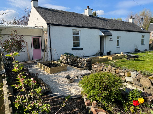 Double room in semi rural cottage  Main Photo