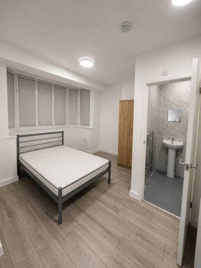 Self-Contained Studio Rooms Main Photo
