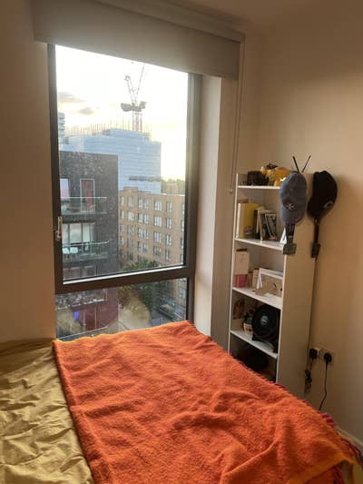 A Cozy Bedroom in Wonderful Wembley! Main Photo