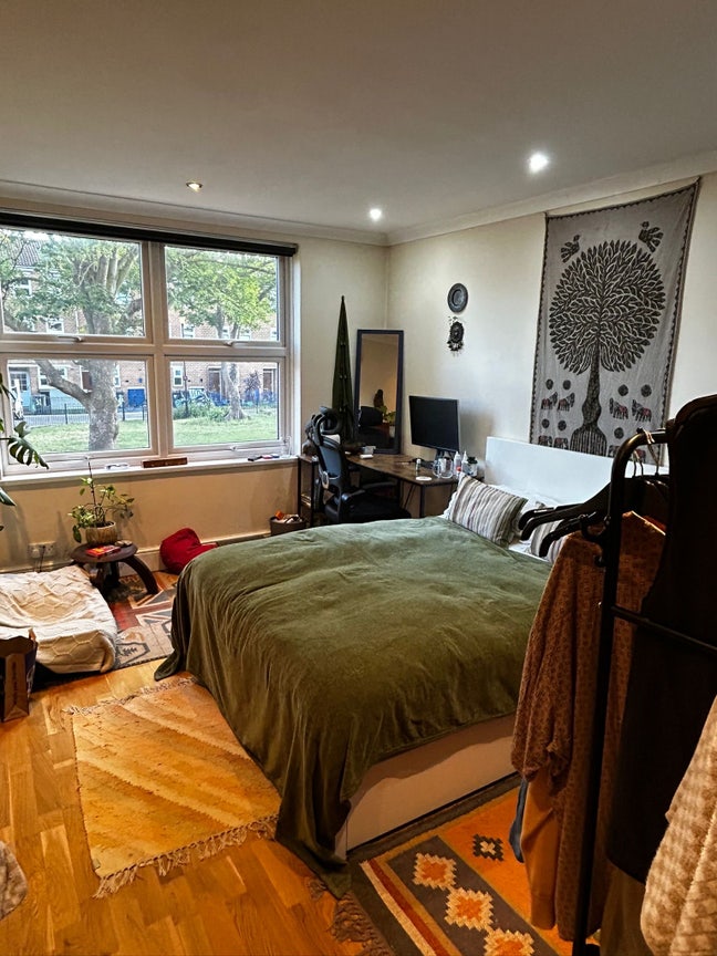 Large Double Room Available Now in Hackney - &pound;950 Main Photo
