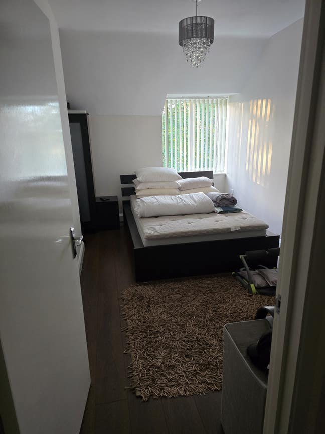 Lovely, Clean Spacious Double room for rent Main Photo