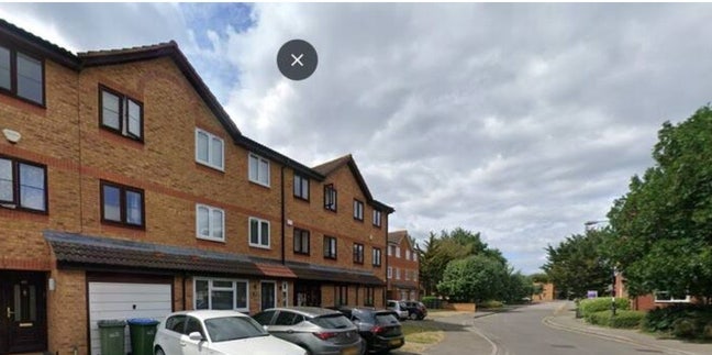 Spacious Single Room in Quiet Residential Area Main Photo