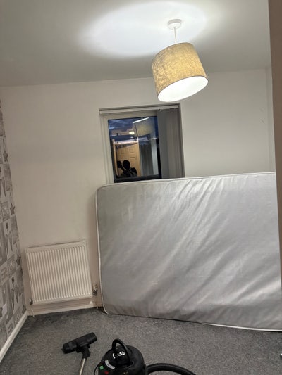 1 room  Main Photo
