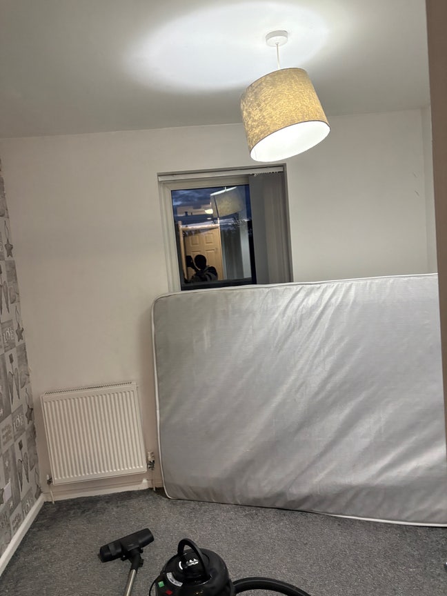 1 room  Main Photo