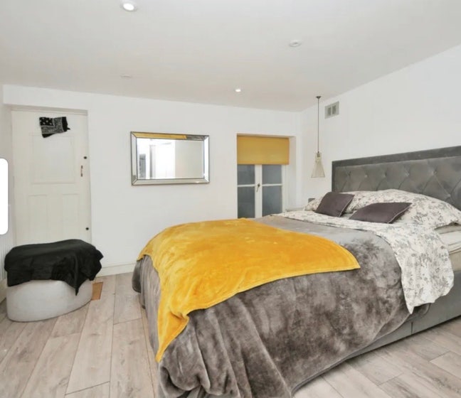 Double room with en-suite  Main Photo