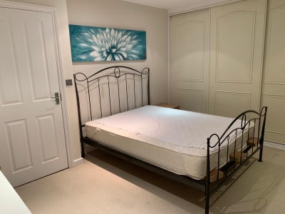 Large Double Bedroom  Main Photo
