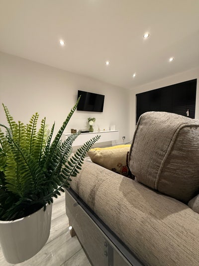 2 Bedroom House to rent (Short/ Long Term stays) Main Photo