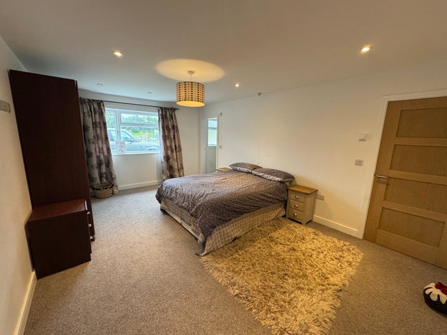 Beautiful Countryside Bedroom To Let Main Photo